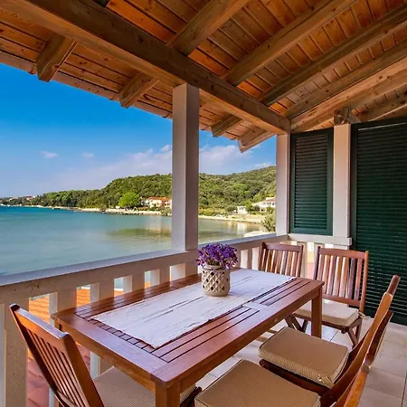 Διαμέρισμα Villas Kampor *