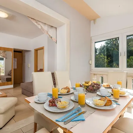 Apartment Villas Kampor