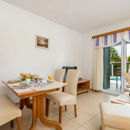 Apartment Villas Kampor