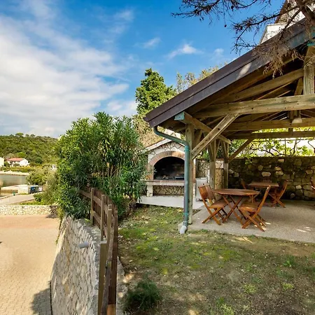 Villas Kampor アパート