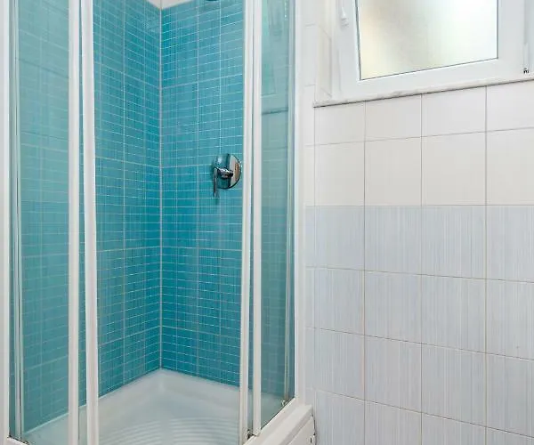 Villas Kampor شقة